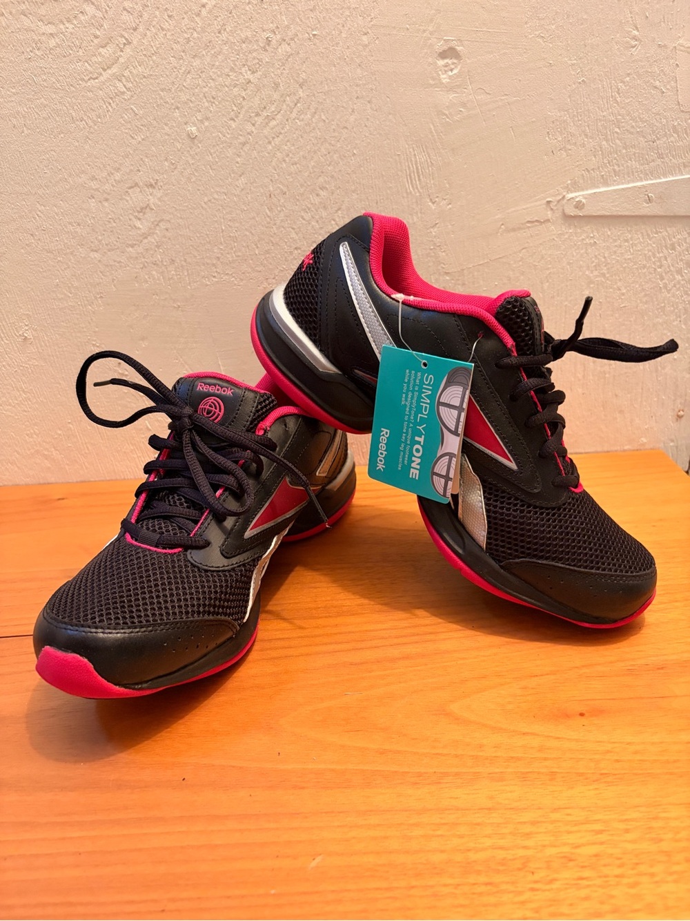 Reebok Women's Black and Pink Mesh Training Sneakers